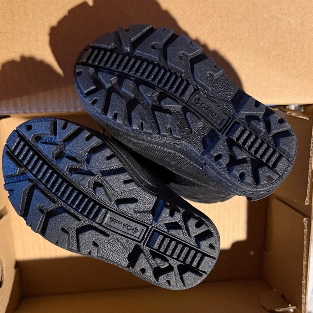 NEW Columbia Black children’s powderbug(TM) Insulated 400g Waterproof Snow Boots